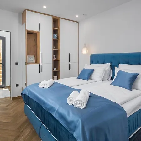 Golden Shine * Porec