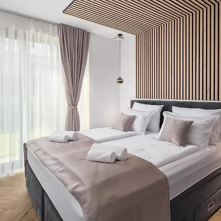 Semesterbostad Golden Shine